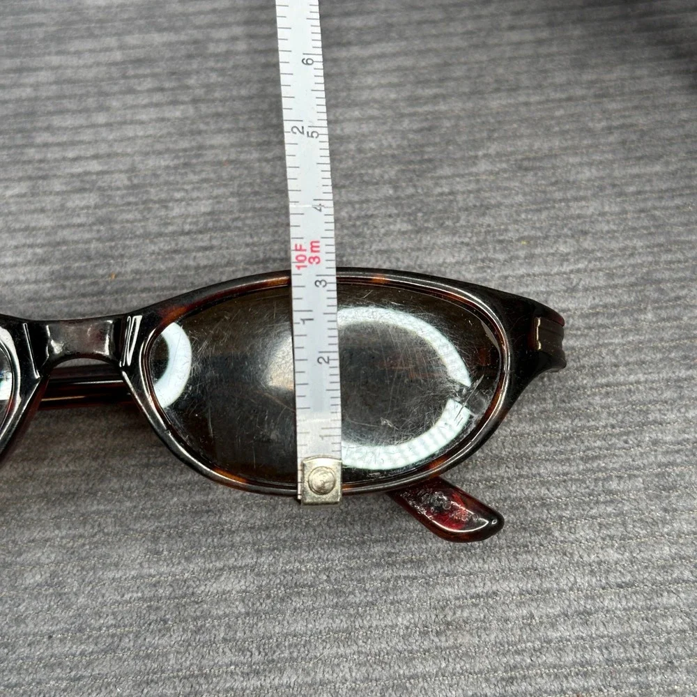 Foster Grant Detail Pol Tortoiseshell Oval Polarized Sunglasses EG0306 Brown Y2k